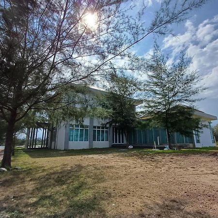 Mengkuang Villa Kampung Penarik Exterior photo
